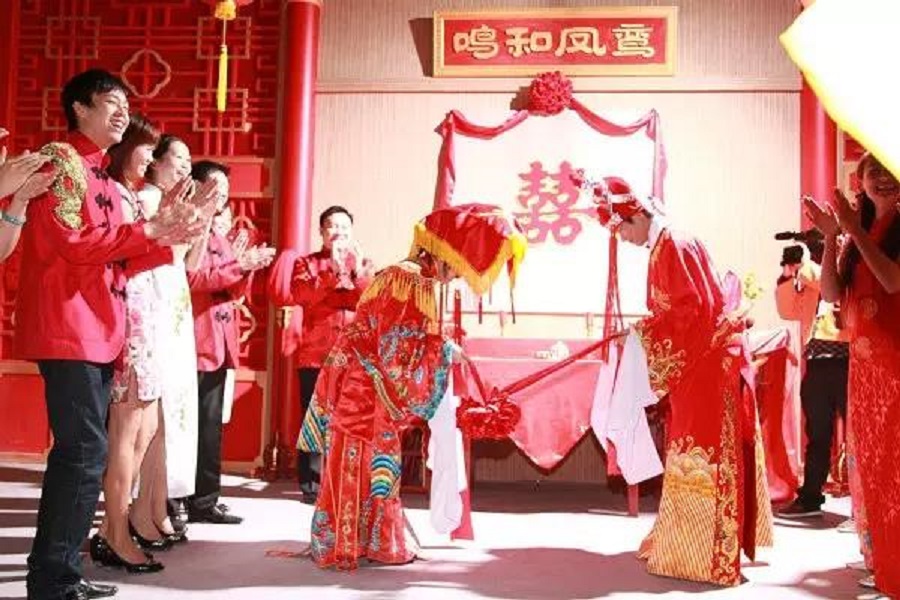 中国风传统婚礼，最是那抹中国红！(图49)