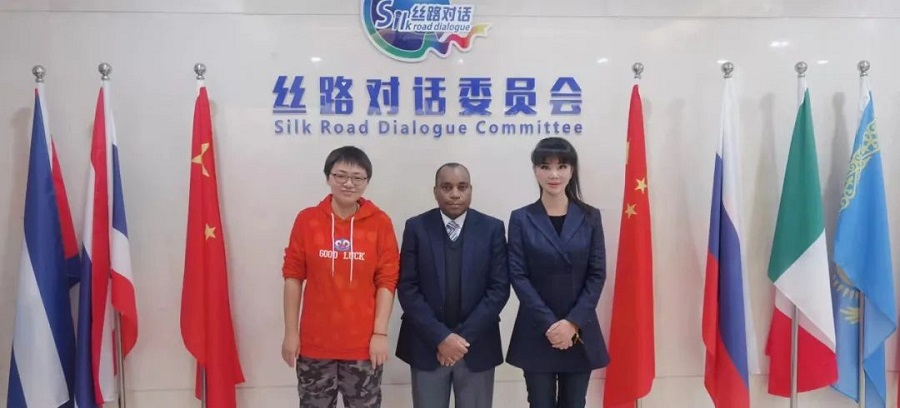 共话新时代·共建新未来——坦桑尼亚联合共和国驻华大使馆公使米拉吉·乌库蒂·乌斯先生访问丝路对话委员会(图8) 共话新时代·共建新未来——坦桑尼亚联合共和国驻华大使馆公使米拉吉·乌库蒂·乌斯先生访问丝路对话委员会(图8)