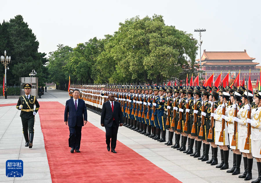 习近平主席同几内亚比绍总统恩巴洛会谈(图1)